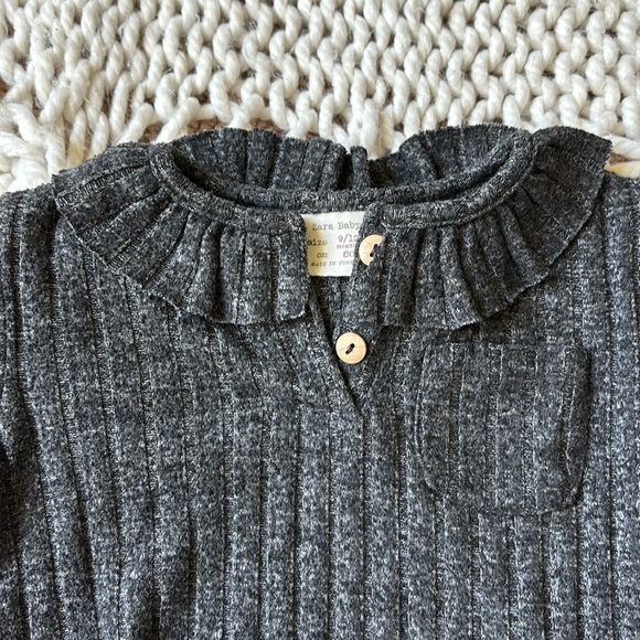 Zara Baby Ruffle Top - Picture 2 of 4